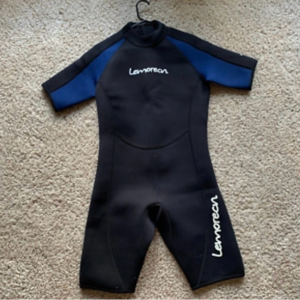Lemorean Westsuits Large new with tags